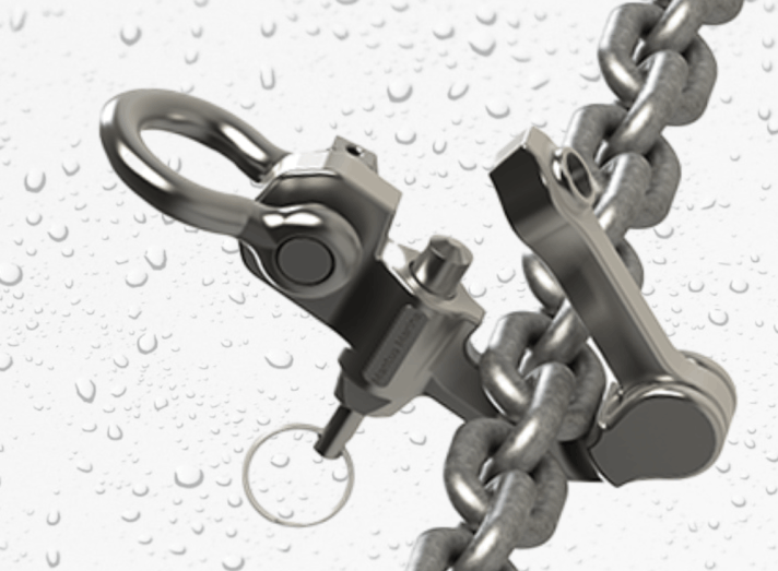 Mantus Marine Chain Lock around anchor Chain